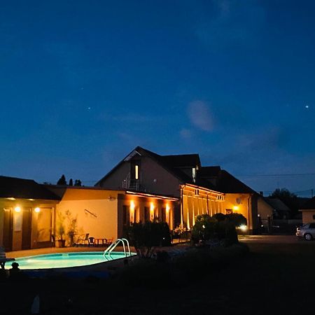 Vila Mária Rapovce Esterno foto