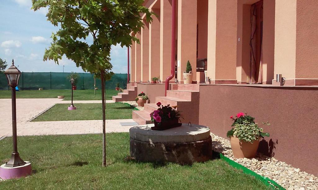 Vila Mária Rapovce Esterno foto